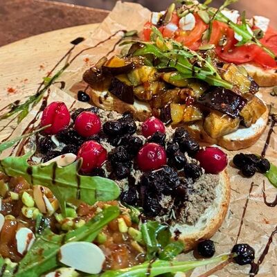 Ассорти из брускетт 4шт в Лобстер по цене 879 ₽