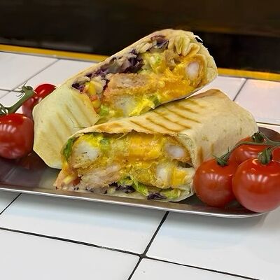 Буррито с креветками в Такерия Dos Amigos по цене 630 ₽