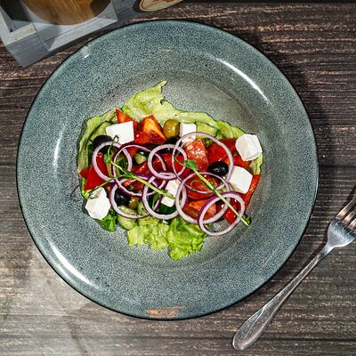 Салат Греческий в Булл Вар по цене 690 ₽