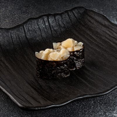 Гункан с гребешком в Мацумото по цене 355 ₽