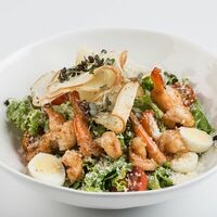 Цезарь с тигровой креветкой в Градус Баллинга