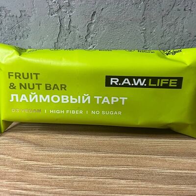 Орехово-фруктовый батончик R.A.W. Life Лайновый торт в Up coffee по цене 255 ₽