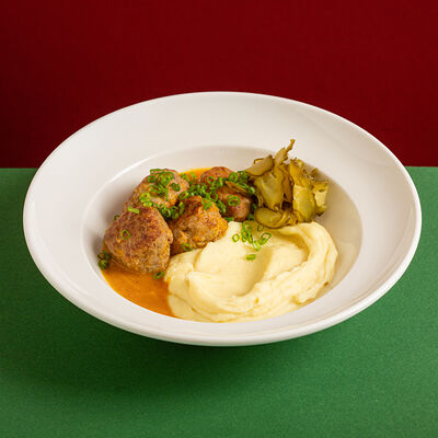 Тефтели с картофельным пюре в Traveler's coffee по цене 619 ₽