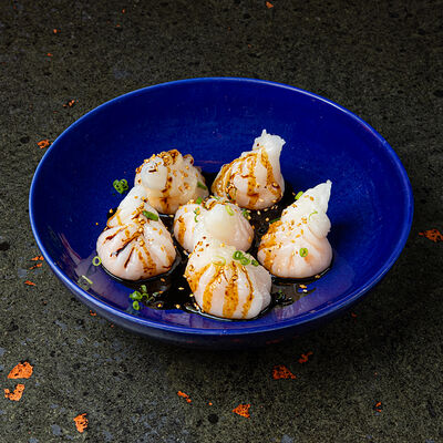 Димсамы с креветкой в Sumo Izakaya по цене 870 ₽