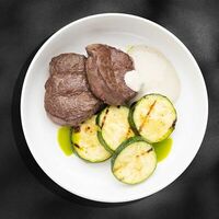 Телятина с цукини и сырным соусом в CLAVIS