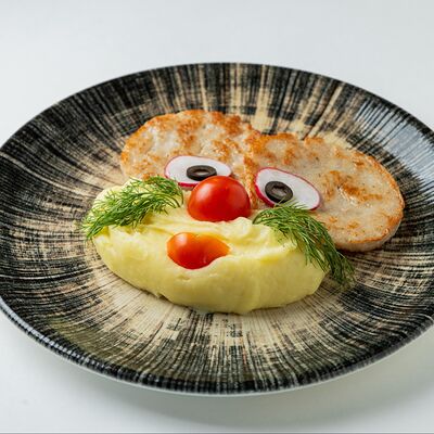 Котлетка куриная с пюре в Jack London по цене 520 ₽