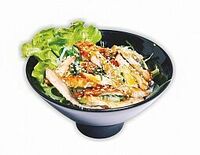 Унаги сарада в Токио