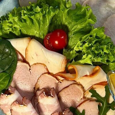 Мясная тарелка в Щастьебар по цене 660 ₽