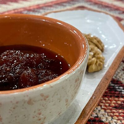 Домашнее варенье из клубники в Хинкальная по цене 240 ₽