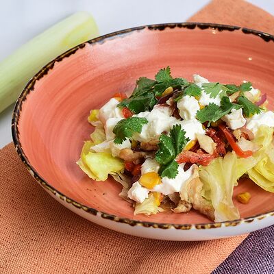 Фахита-салат с куриной грудкой в Самое популярное кафе по цене 455