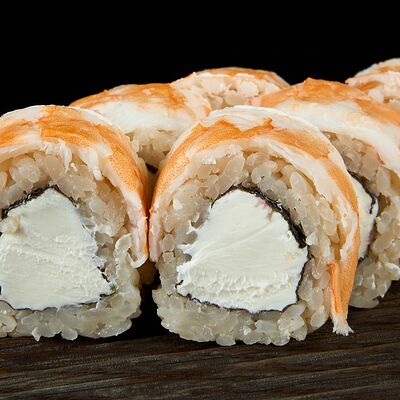 Филадельфия с креветкой сверху в Полтора тигра по цене 700