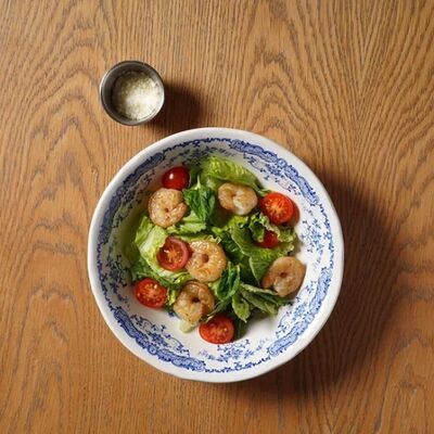 Цезарь с тигровыми креветками в Портер по цене 730 ₽