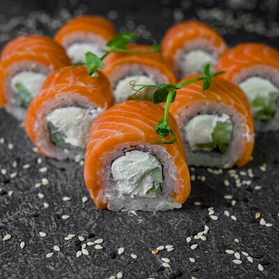 Ролл Филадельфия лайт в Restobar Первый & Ресторан доставки Личный повар по цене 599 ₽