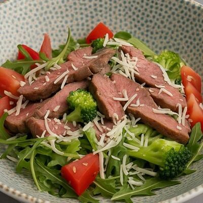 С телятиной, соусом хариса и вялеными томатамив Искусство по цене 590 ₽