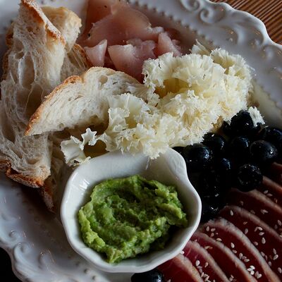 Сет к белому вину в Хюгге Сырный ресторан по цене 1100 ₽