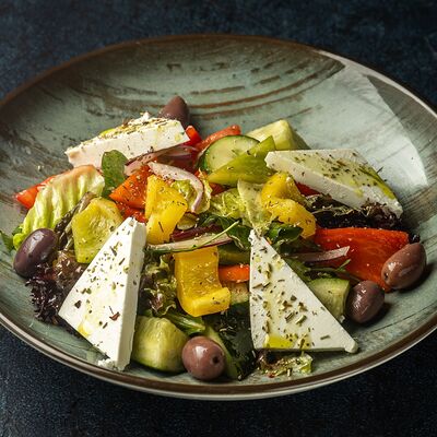 Салат Греческий в Oliva по цене 680 ₽