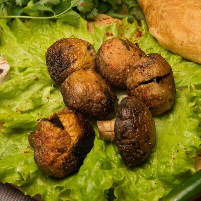 Грибы на мангале в Гурман студия по цене 380 ₽