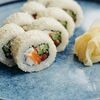 Ролл Филадельфия в кунжуте в Sushi Iva по цене 500