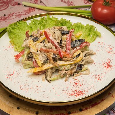 Салат Тбилиси в Гурман студия по цене 480 ₽