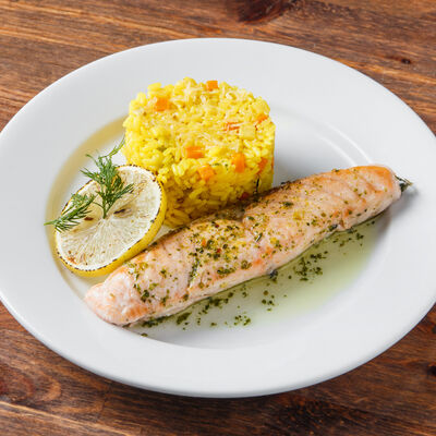 Форель с овощным ризотто в Кафе RSC по цене 390 ₽