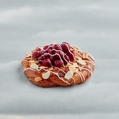 Вензель с вишней в Буше по цене 305 ₽