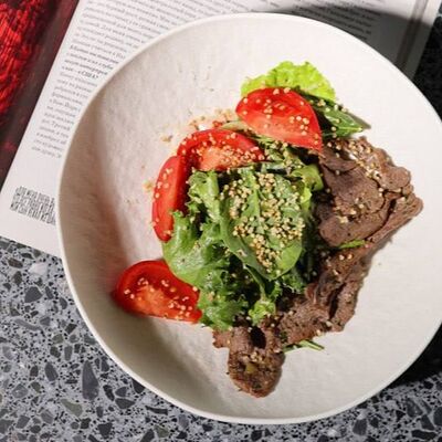 Из мраморной говядины, с печеным баклажаном и копченым сулугуни в Sweetheart по цене 945 ₽