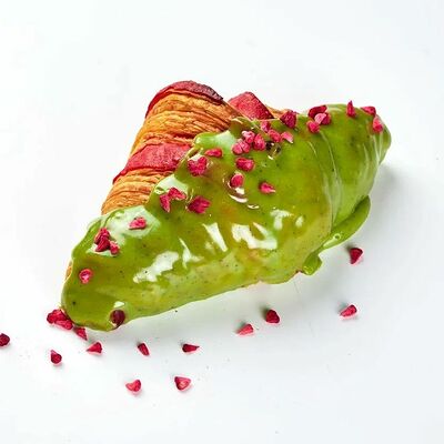 Круассан малина-матча в Кэрри по цене 190
