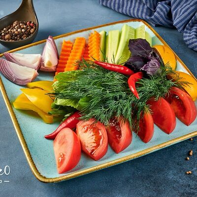 Овощная нарезка в Чайхана Фаррух по цене 530 ₽