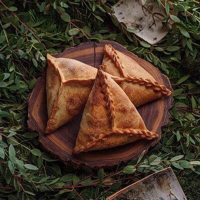 Эчпочмак с уткой и картофелем в Сказка по цене 350 ₽