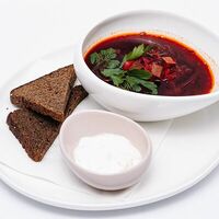 Борщ с говядиной в Mill cafe