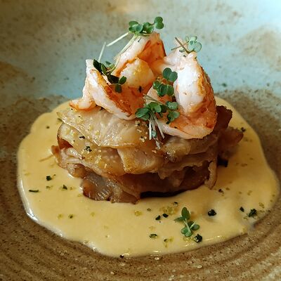 Татен из сельдерея с креветками в Кролик и Волк по цене 550 ₽