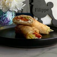 Блины с лососем и кремом-чизом в Filippe