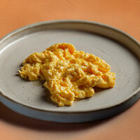 Скрембл из 3-х яиц в Maya