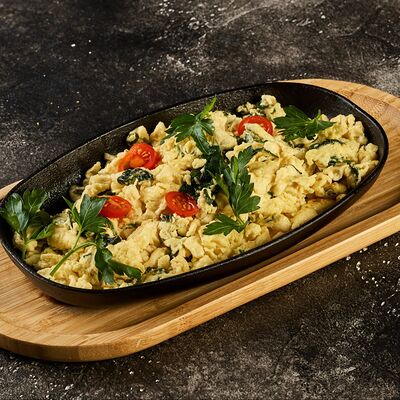 Яичница со шпинатомв Арт по цене 220 ₽