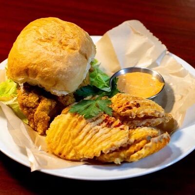 Бургер Куриное Филев Paddy's Irish Pub & Eatery по цене 690 ₽