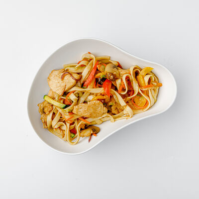 Удон с курицей в Here sushi по цене 990 ₽