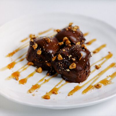 Профитроли с шоколадной глазурью. в The Times Home по цене 750 ₽
