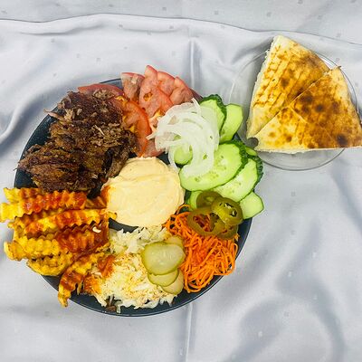 Хот-плейт с говядинойв Doner Time Shawarma по цене 475 ₽