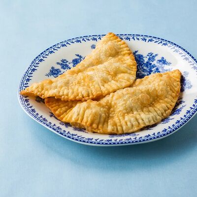 Чебуреки с крабом и креветкой в Рыба моей мечты по цене 1290 ₽