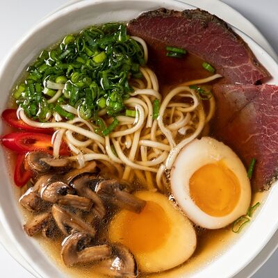 Рамен с пастрами в Тирольские пироги по цене 500 ₽