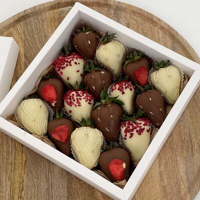 Клубничный набор Бостон (средний) в Клубника по цене 4990 ₽