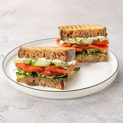 Сэндвич на бриоши Лосось-юдзу в Шоколадница по цене 650 ₽