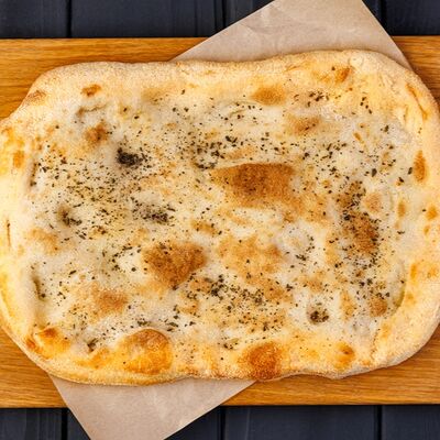 Фокачча с трюфельным маслом в ПИВОВАРНЯ РЕСТОБАР по цене 470 ₽