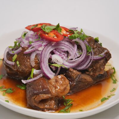 Тушёная говядинав ТРИ КАЗАНА по цене 1750 ₽