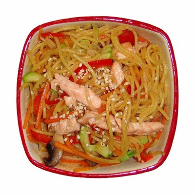 Сомэн с лососем в Sushiwoker по цене 580 ₽