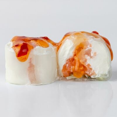 Спринг-ролл с форелью и креветкой в Лапша и Утки по цене 835 ₽