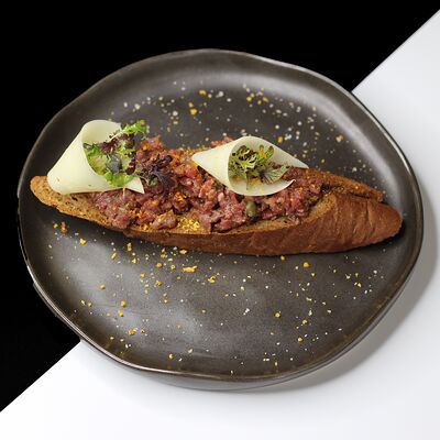 Брускетта с тартаром из говядины в Libido по цене 790 ₽