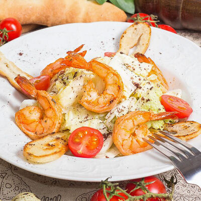 Салат Цезаридзе с креветками в Мушмула по цене 439