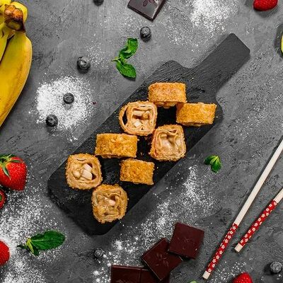 Жареный ролл Яблоко-банан в Суши Пати по цене 380 ₽