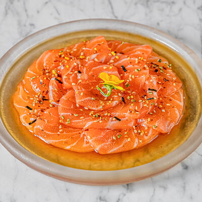 Крудо из лосося с соком юдзу в Dragon по цене 1250 ₽